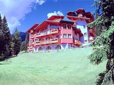 Hotel Cristal Palace Madonna