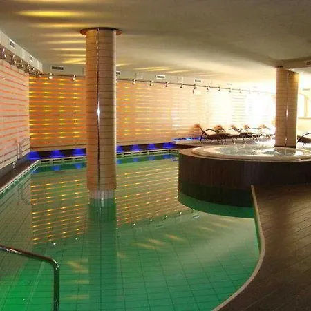 Cristal Palace Madonna