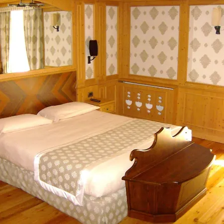 Cristal Palace Hotel Madonna